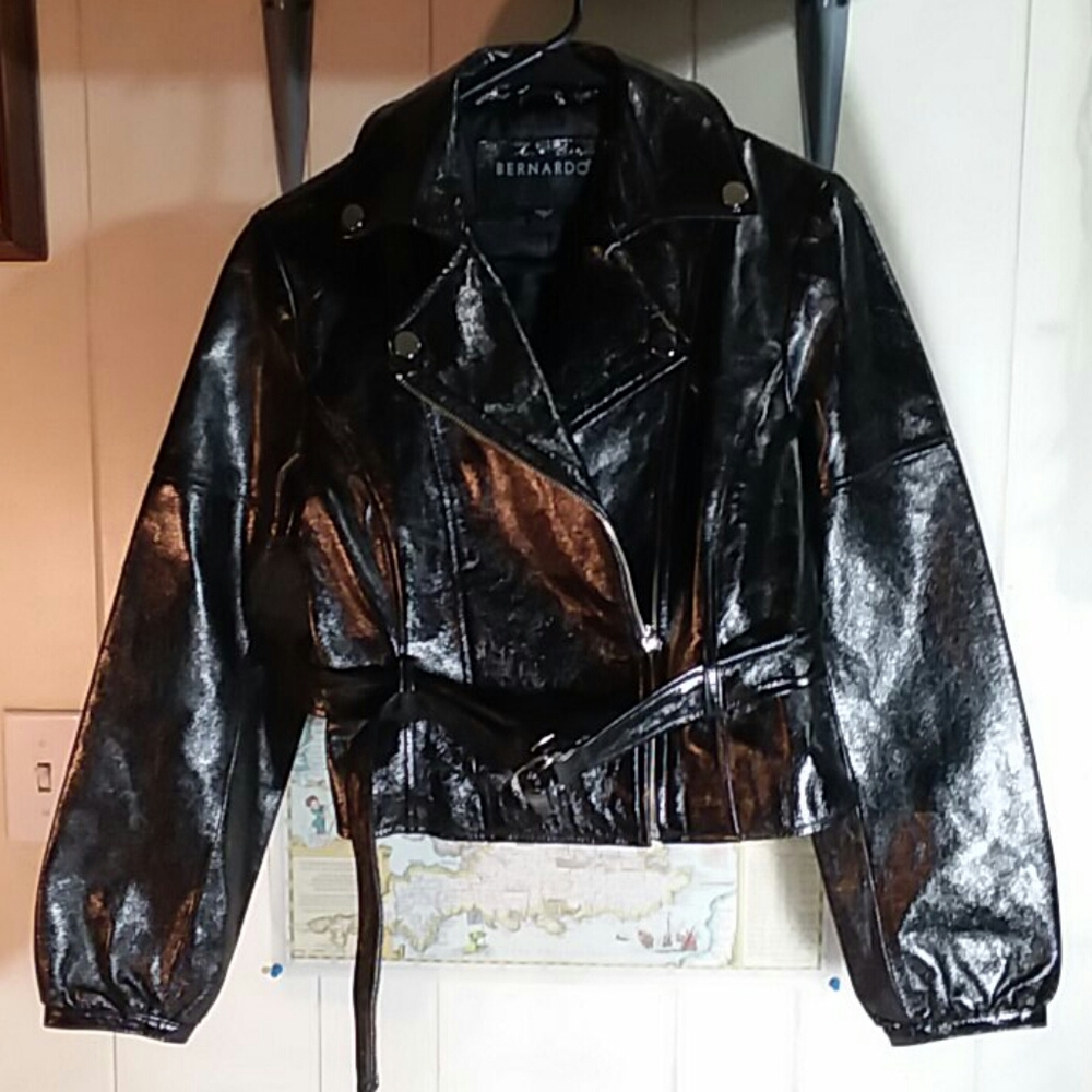 BERNARDO Women's Genuine Shiny Blk Leather Jacket